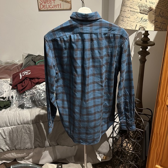 Filson Lightweight Alaskan Guide Shirt (Blue/Deep Brown) - Picture 2 of 8